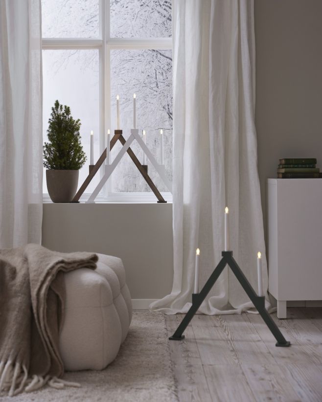 🎄 Připravte se na Vánoce včas! ✨ Nové vánoční dekorace od Star Trading právě dorazily! Stylová světýlka, svícny i další...