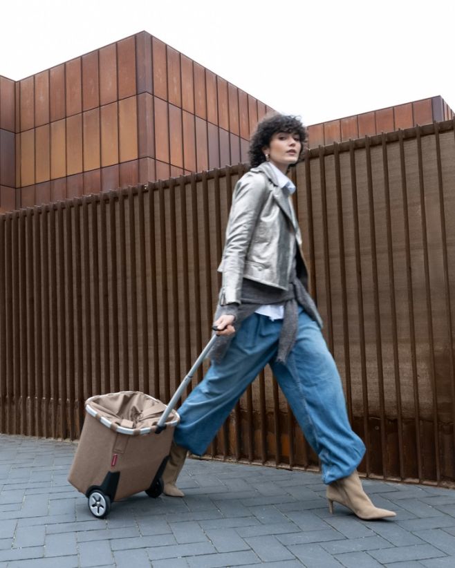 Stylový nákup? Jedině s Carrycruiser 🛒☕ Nákupní košík na kolečkách Carrycruiser od Reisenthel v elegantním provedení...
